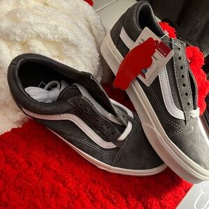 BrAnD nEw ***VaNs OLd SKooL sHoEs***